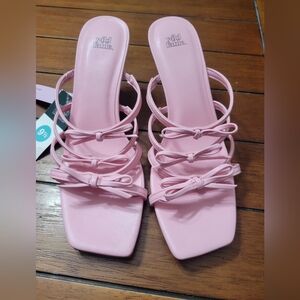 Womans pink size 9 1/2 heels